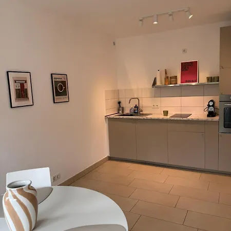 Liv Apartment- Stylish With Terrace And Parking Worms
